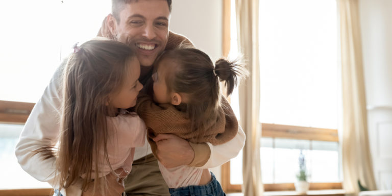 Un papa avec ces enfants, droit famille avocat Maître Thibault